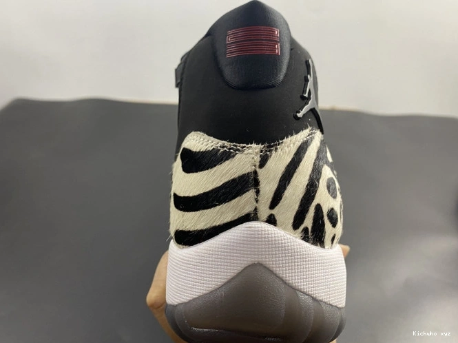 11 JORDAN AIR AR0715-010 INSTINCT ANIMAL 0710